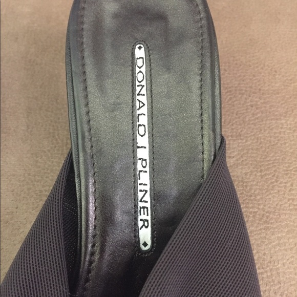 Donald J Pliner Stretch Sandals - Picture 2 of 8